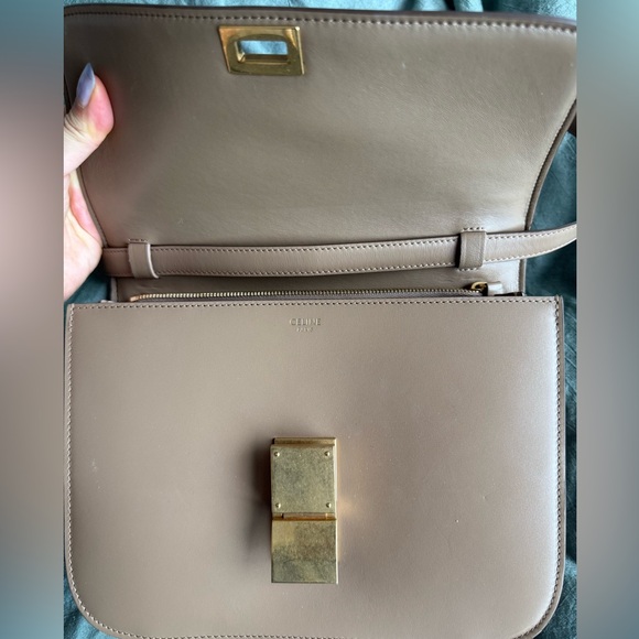 Celine Classic Box Bag Medium in Beige (Limited Color) - Picture 7 of 11